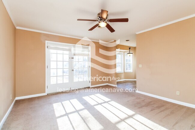 Foto del edificio - 205 Bob White Ave