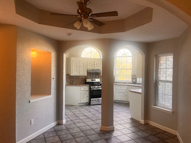 Building Photo - 514 N 5th St