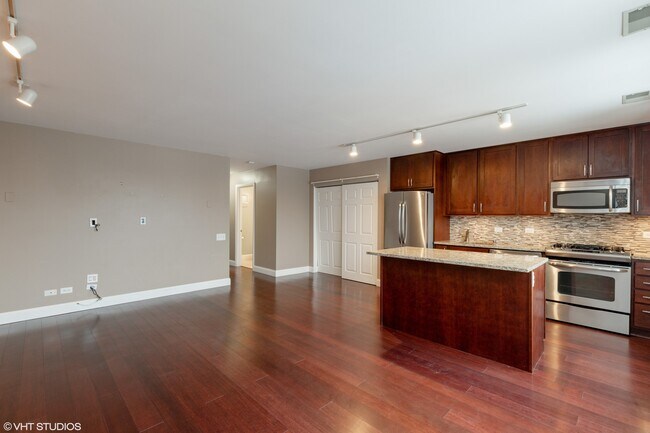 Building Photo - 1600 N Halsted St