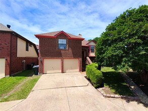 Building Photo - 3513 Montreal Dr