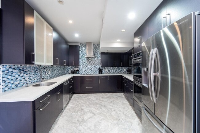 Building Photo - 5255 Collins Ave
