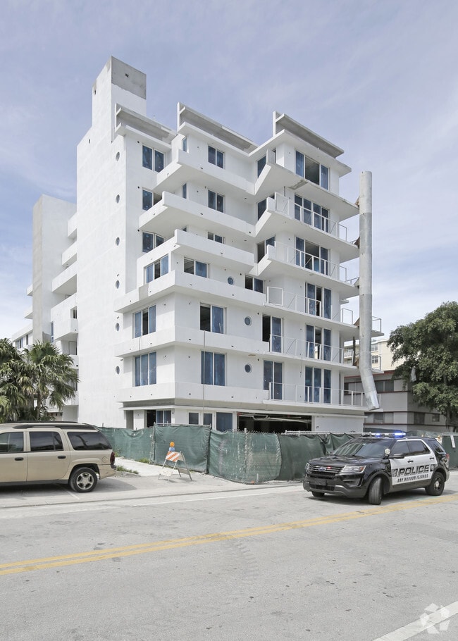 Building Photo - Pearl House
