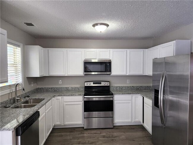 Foto del edificio - 7071 Mahonia Pl