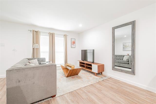 Foto del edificio - 606 N Marsalis Ave