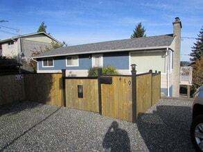 Building Photo - 410 Larch St