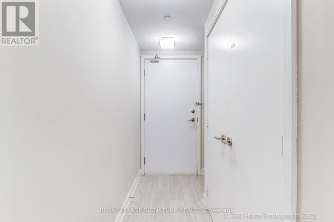 Photo du bâtiment - 181 Dundas St E