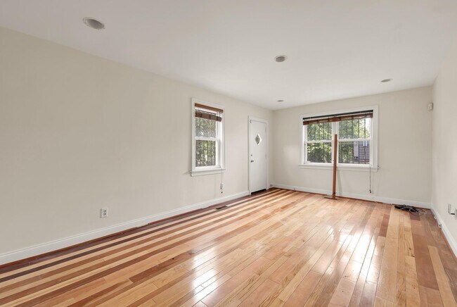 Foto del edificio - 730 15th St SE