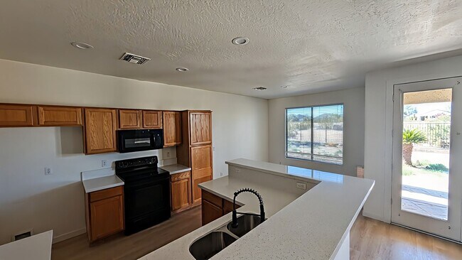 Building Photo - 29810 N Little Leaf Dr