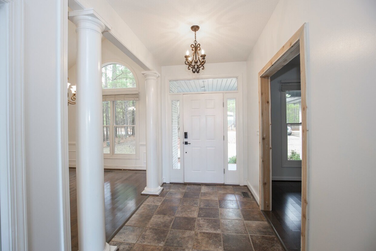 831 Sea Gull Dr, Vass, NC 28394 Room for Rent in Vass, NC