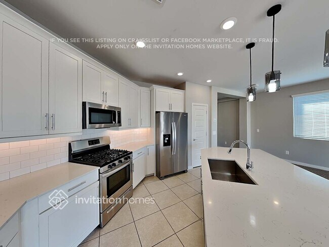 Building Photo - 19880 W Monterosa St