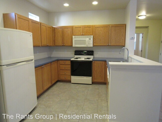 Building Photo - 3 br, 2.5 bath House - 4123 McKinley St NE