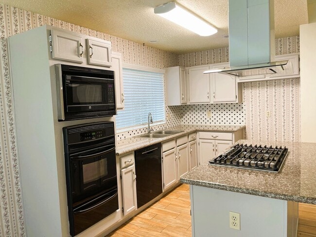 Foto del edificio - 107 S Village Knoll Cir