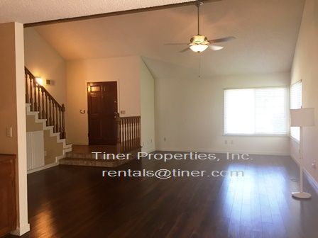Building Photo - Great Four Bedroom + Den in Pocket Area