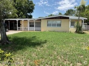 Building Photo - 1046 Avon Pl