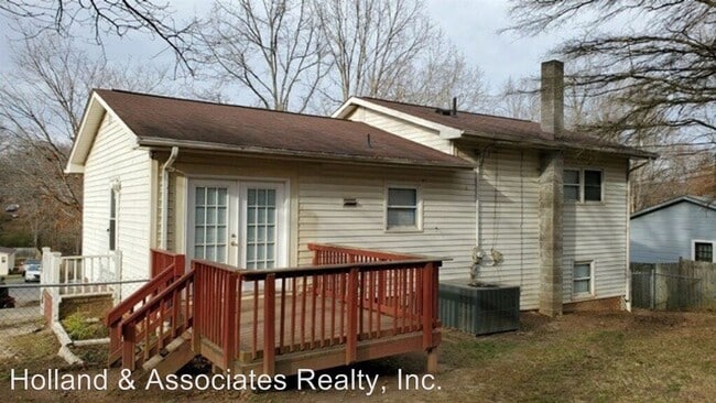 Building Photo - 3 br, 1.5 bath House - 208 Knollwood