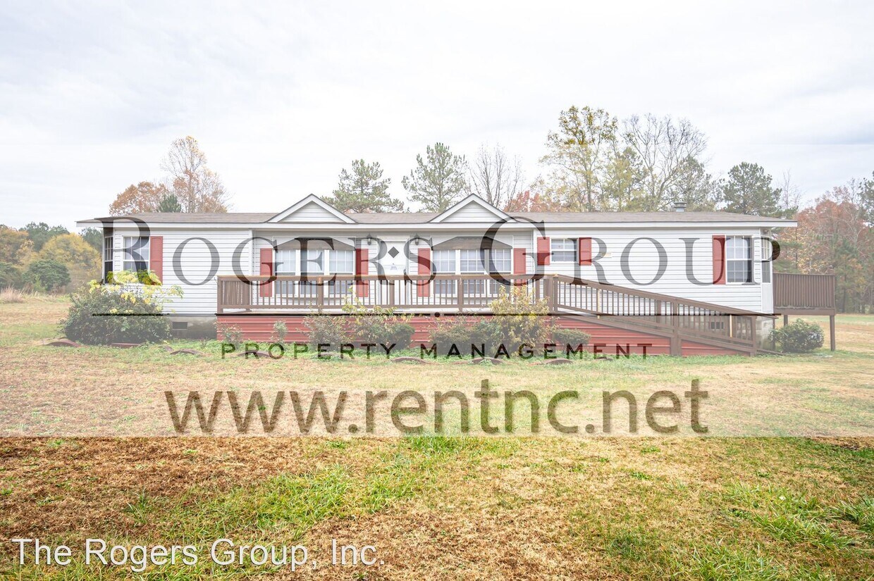 Primary Photo - 3 br, 2 bath House - 379 Foster Rd