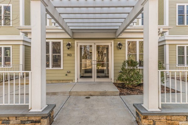 Foto del edificio - 143 Cedar St