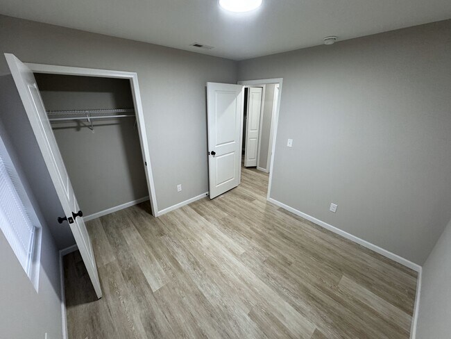 Foto del edificio - 1514 Delbert Rd