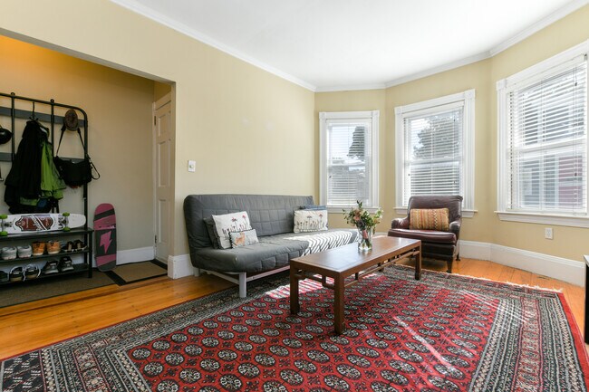 Building Photo - 21 Plainfield St