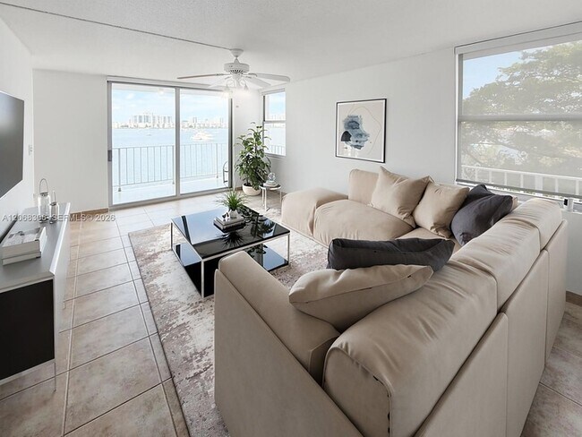Foto del edificio - 16546 NE 26th Ave