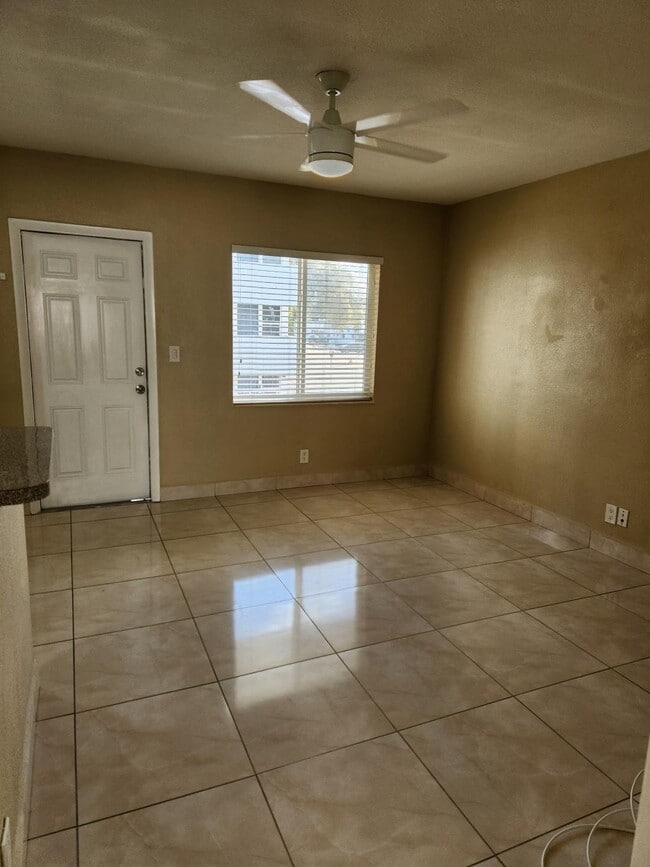 Foto del edificio - 3071 SW 27th Ave