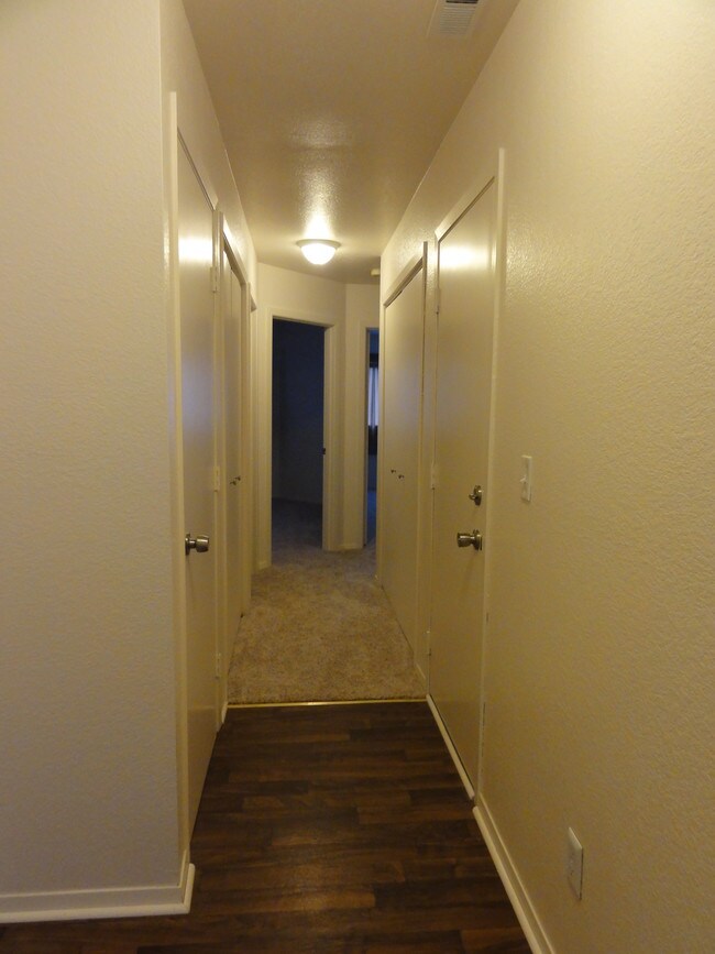 8050 Pioneer Dr Anchorage Ak 99504 Townhouse For Rent In