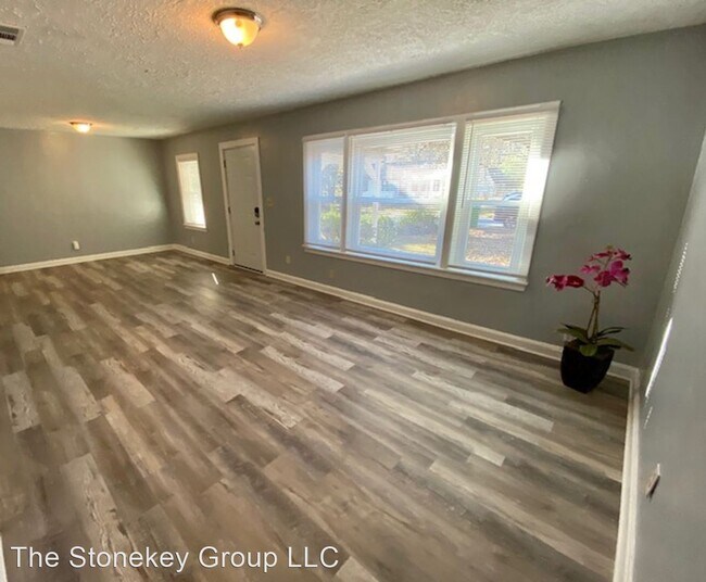 Building Photo - 3 br, 1 bath House - 5188 Warner Street