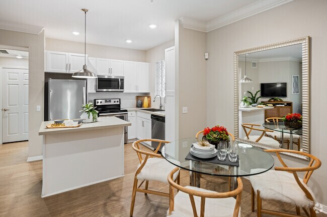 1 dormitorio, 1 baño - 724 pies cuadrados - Cocina y comedor - Amerige Pointe