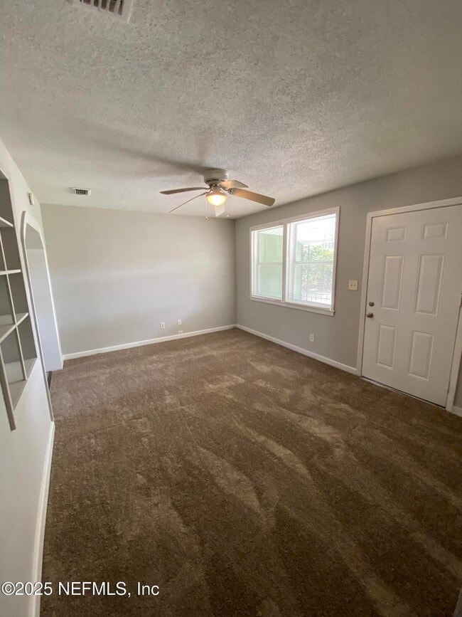 Foto del edificio - 5503 Royce Ave