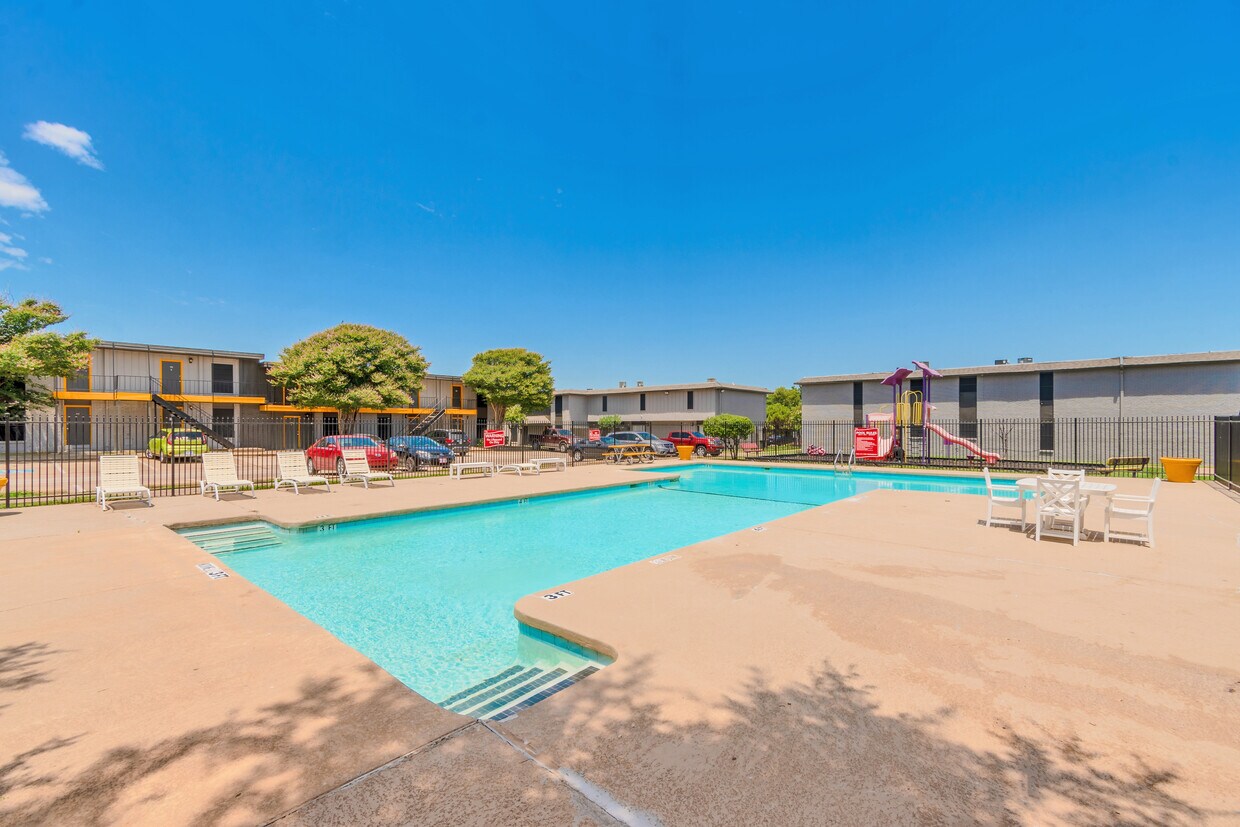 The Mirage Apartments 504 Dudley Cir Arlington, TX