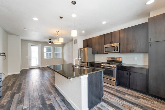 Building Photo - 11247 Colony Cir