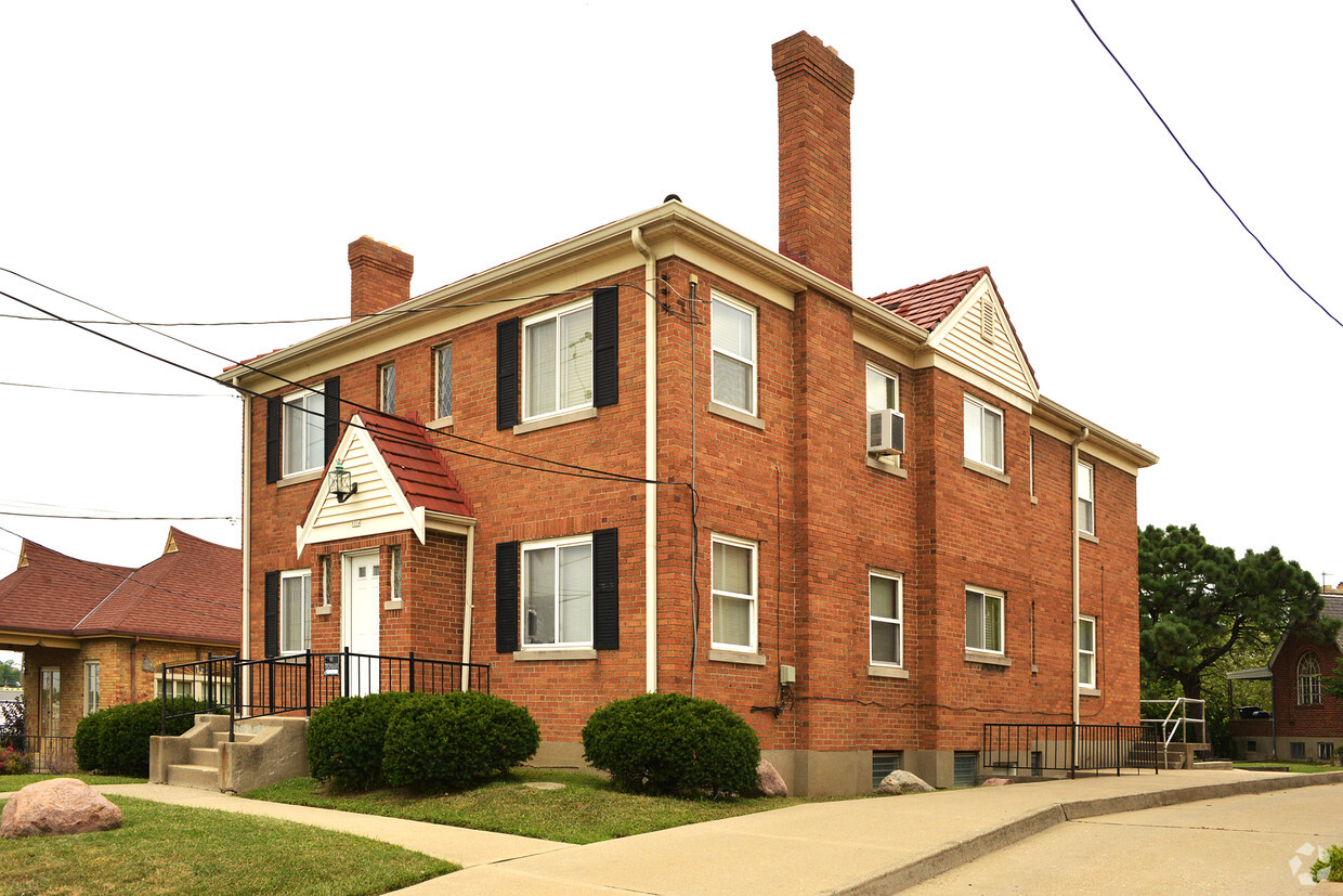 Primary Photo - 5314 Glenway Ave