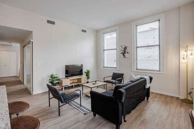 Foto del edificio - 9-JAN-JAN E 4th St