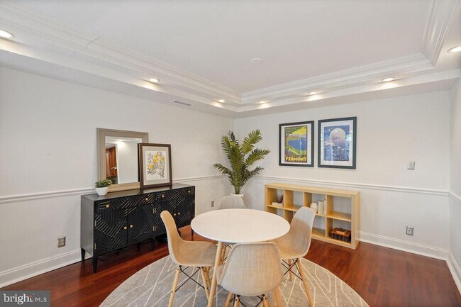Foto del edificio - 8315 N Brook Ln