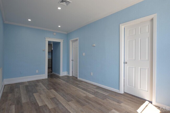 Building Photo - 47 Bordentown Ave