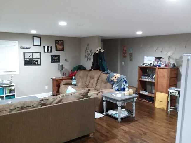 Building Photo - 619 Vattier St