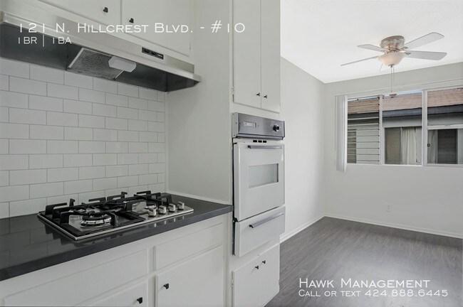 Foto del edificio - 121 N Hillcrest Blvd