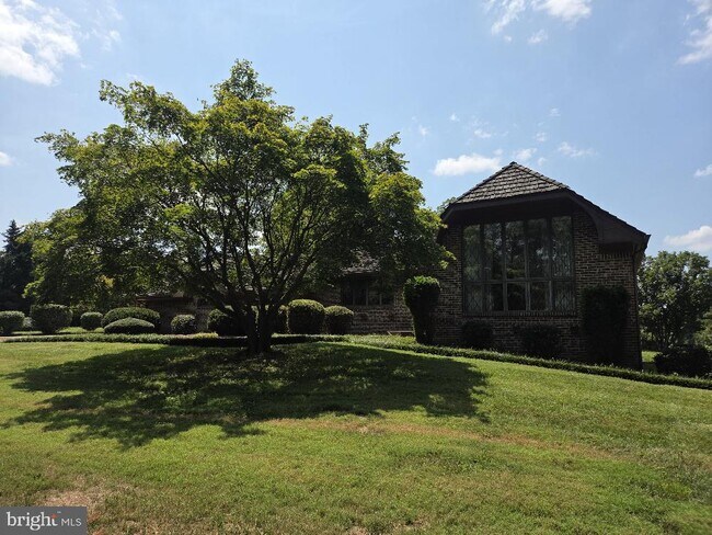 Foto del edificio - 5412 River Rd
