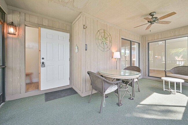 Foto del edificio - NOW AVAILABLE - 2/2 w/ Office Study - 2 Ca...