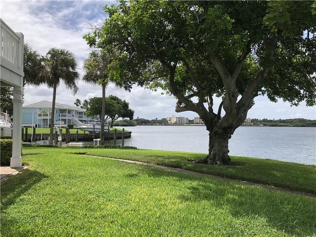 Foto del edificio - 5017 Starfish Dr SE