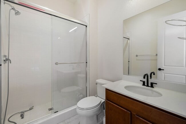 Building Photo - Beautiful 4BR/4BA home in the gated Copper View community. Features spacious living areas, mounta...