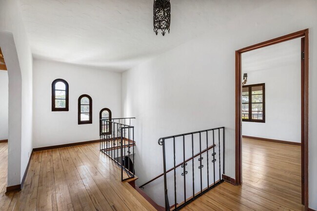 Foto del edificio - 2433 W Silver Lake Dr