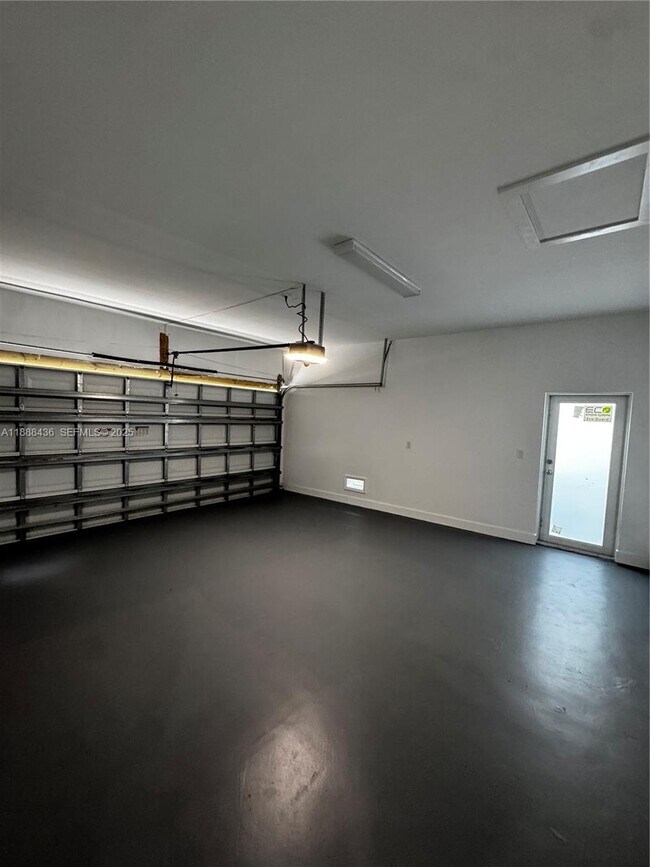 Foto del edificio - 2541 NW 9th St