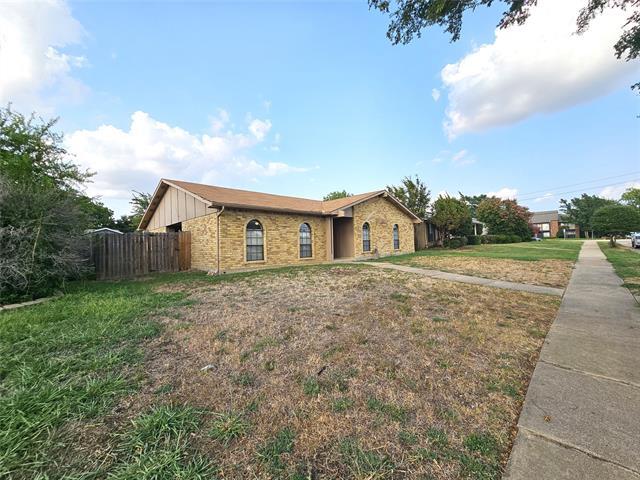 Building Photo - 1845 Tree Line Dr