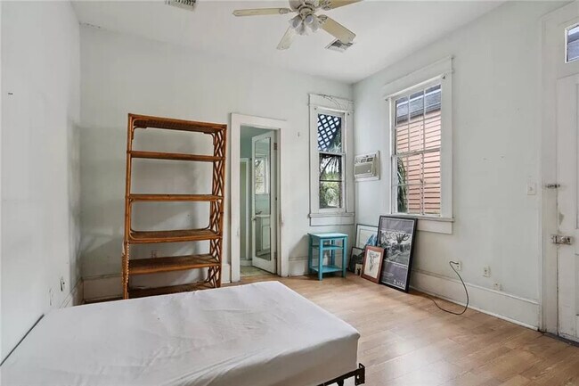 Foto del edificio - 1240 N Villere St
