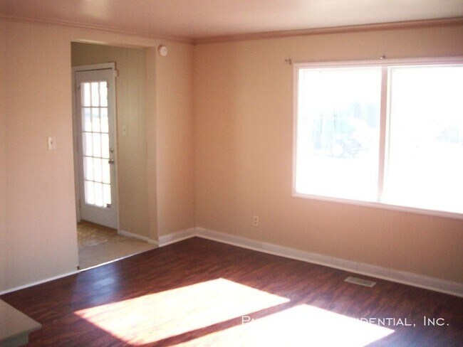 Building Photo - BELOW MARKET RENT!