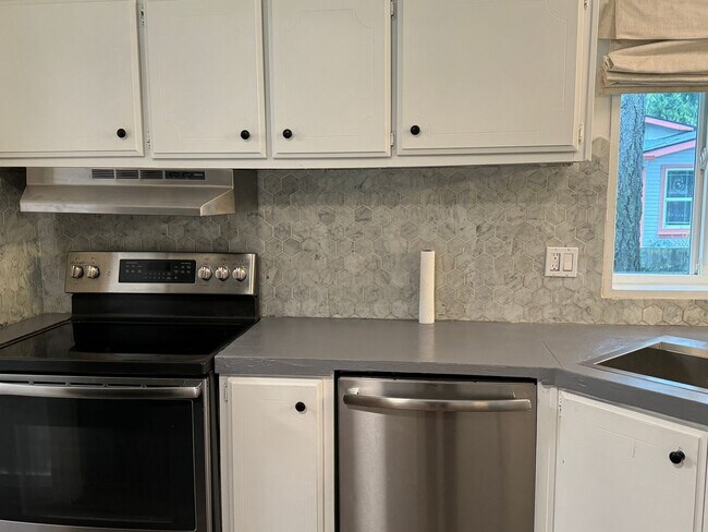 Foto del edificio - 3 bed 2 bath manufactured home on large co...