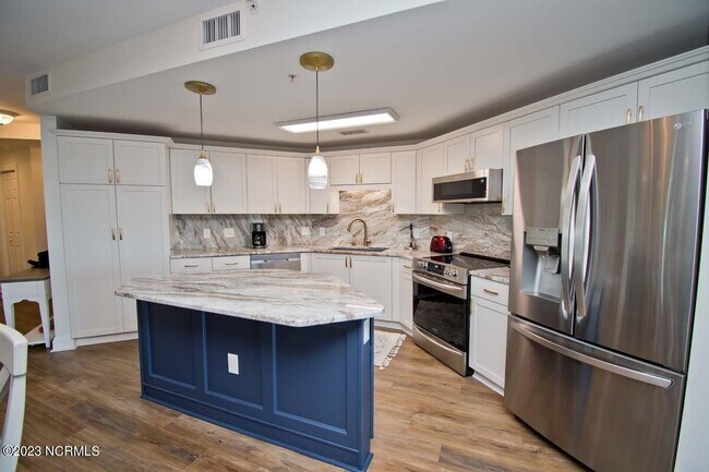 Building Photo - 100 Olde Towne Yacht Clb Dr