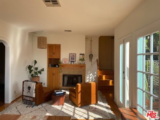 Building Photo - 6860 Alta Loma Terrace