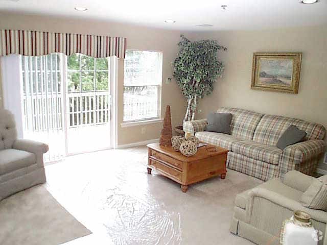 Living Room - Autumn Park Apartments